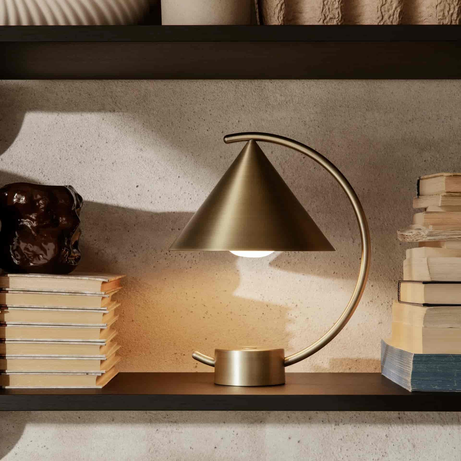 Meridian bordslampa