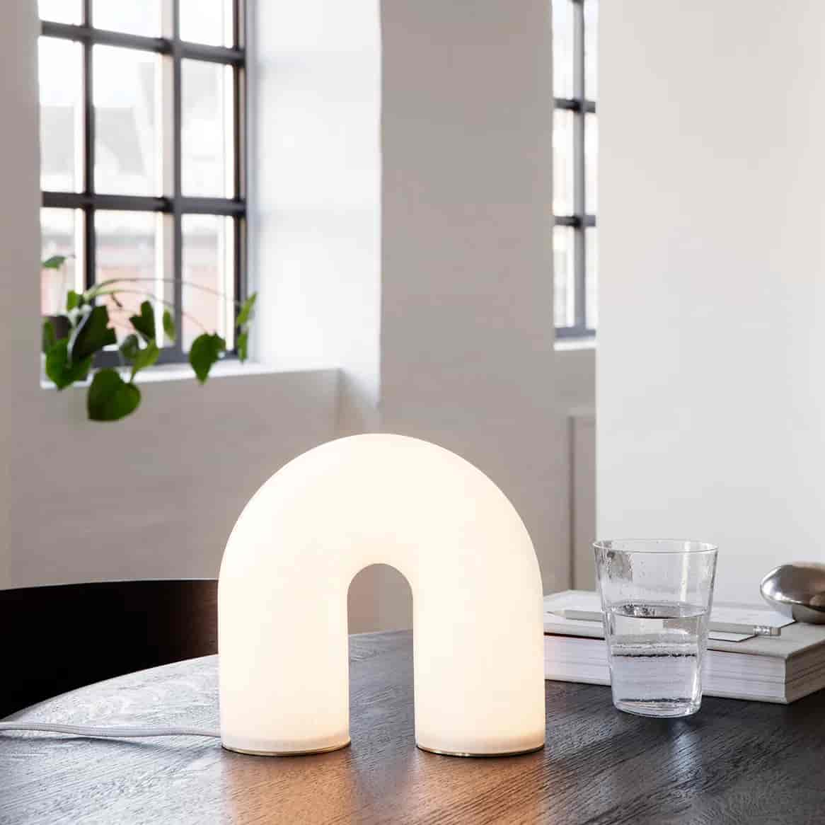Vuelta bordslampa
